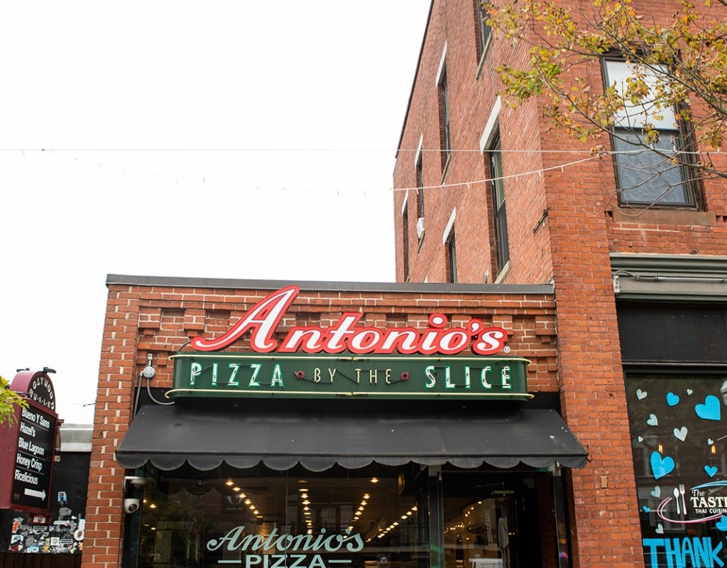 Exterior of Antonio's Pizza in Amherst