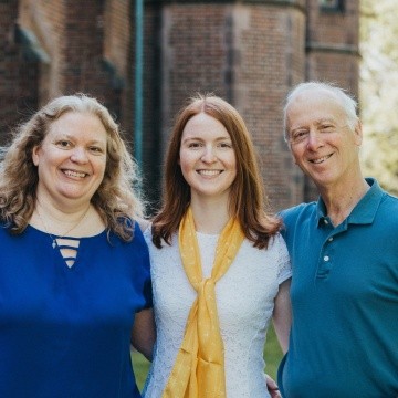 Lisa Garrity and her parents at the Laurel Parade