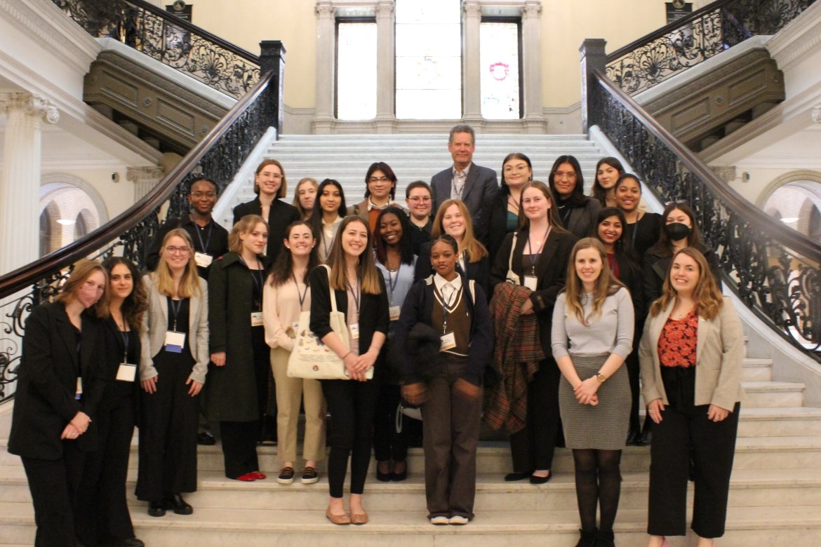  Mount Holyoke students in Boston to meet with alums in biotech and public policy.