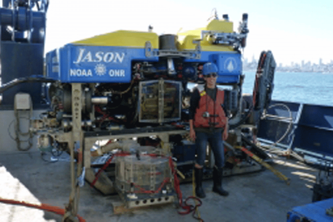 Veronika Kivenson FP’13 took part in a 2013 expedition aboard the research vessel Atlantis using an underwater robot to collect microbe samples, which she is now analyzing.