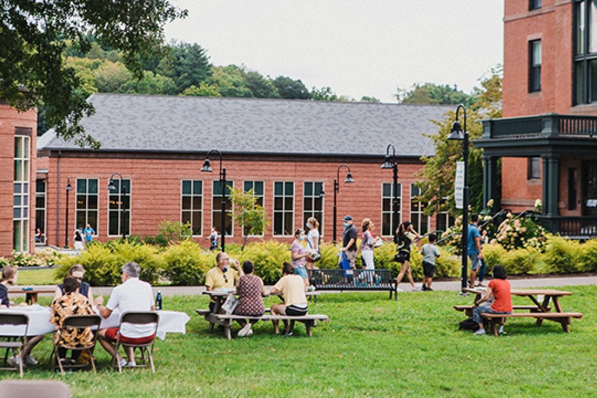 Movein extravaganza Mount Holyoke College