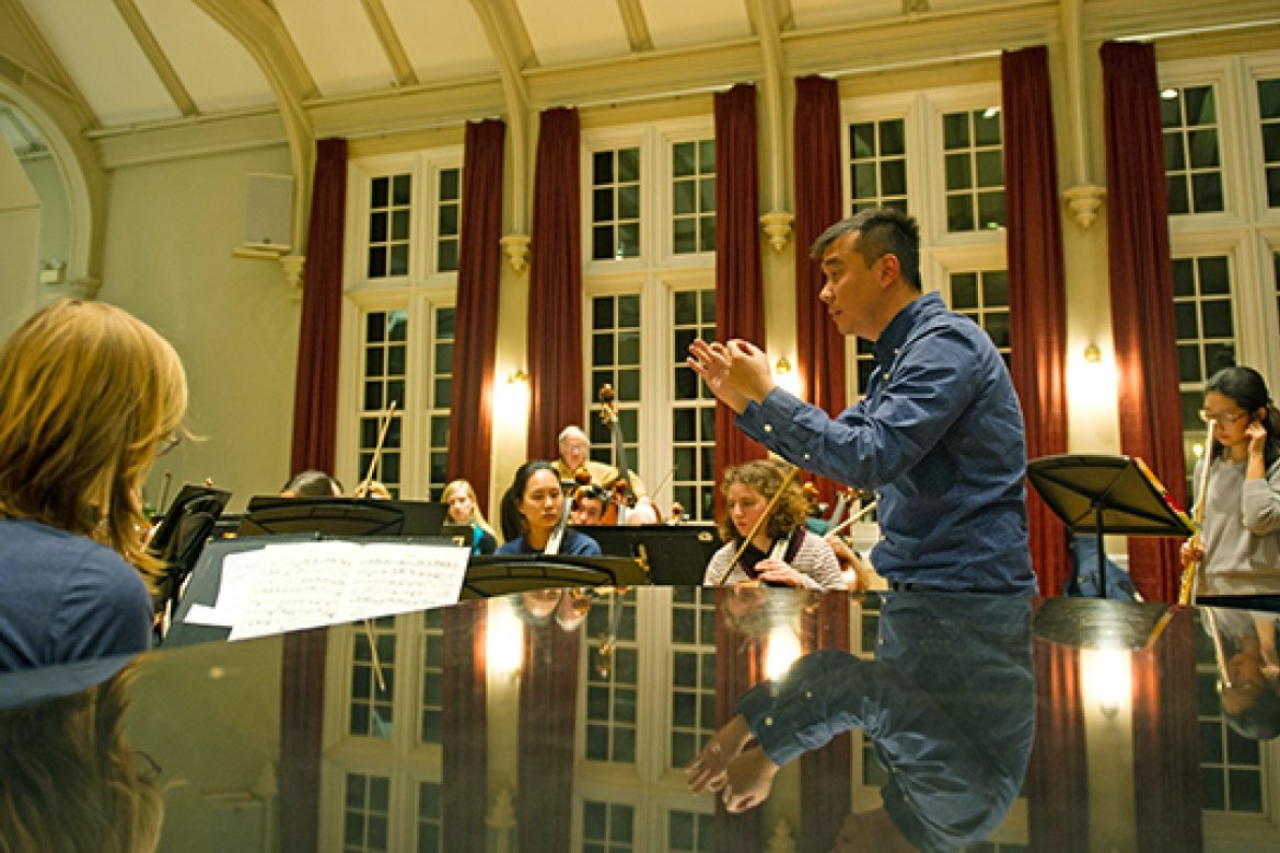 The Mount Holyoke Symphony Orchestra, conducted by Ng Tian Hui