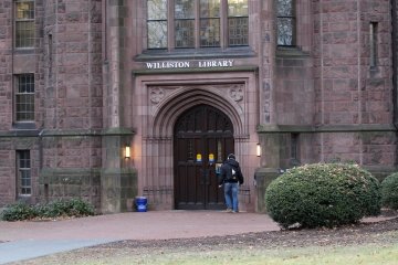 Campus beauty, Williston Library in the fall of 2023