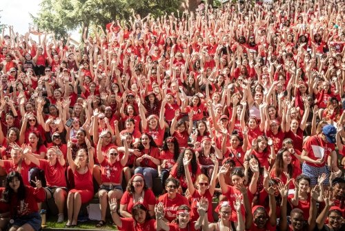 The red pegasi cheer at Convocation