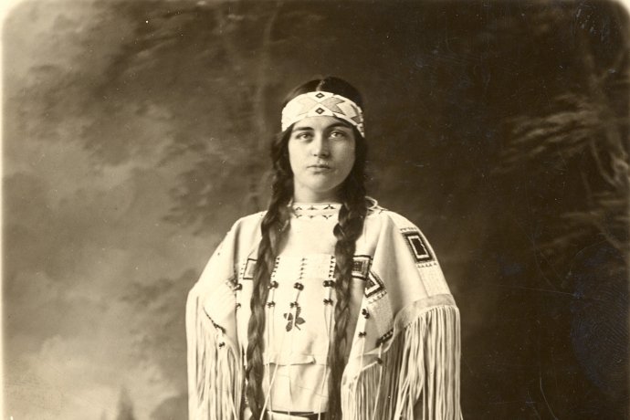 Ruth Muskrat Bronson, class of 1925